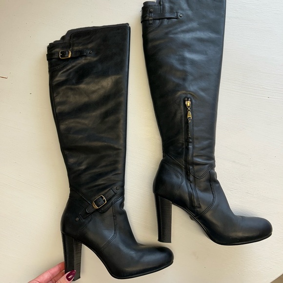 Ugg knee high leather heeled boots - Picture 2 of 5
